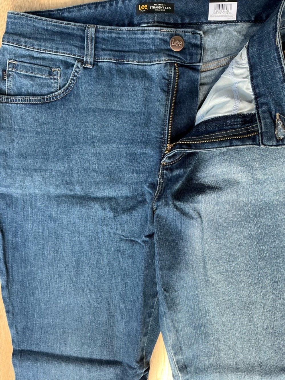 NWT! LEE Plus Relaxed Fit Straight Leg High Rise Slimming Jeans Women’s Size 18W - Picture 5 of 15